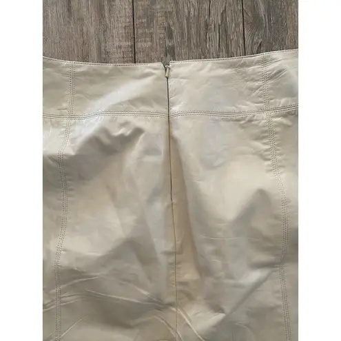 Anne Klein  II Women's Cream Back Zip Mini Skirt Size 10