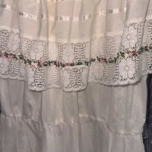 Boho Western off the shoulder, midi cotton dress with embroidery and lace size L White Size L