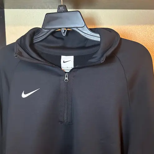 Nike  Black Women's Training Pullover