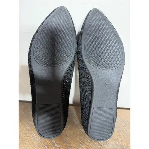 Black Knit Pointed Toe Flats knit Women's Size 7 Comfortable Slip On Shoes
