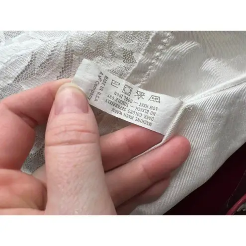 Vanity Fair Camisole slip white extra lace