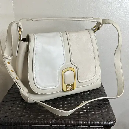 Fendi 💯Authentic  White Leather Shoulder Bag🍀