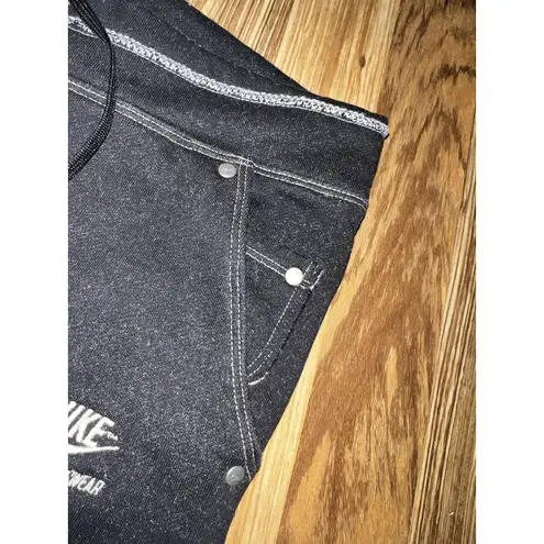 Nike  Y2K‎ Women’s sportswear tech fleece Sweatpants Sz XS 0 2 silver tag