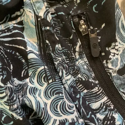 Lululemon  tracker short V4 eternal wave starlight blue black print lined size 4
