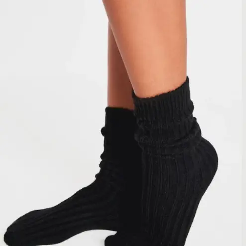 Pretty Little Thing NWT  Chocolate Slouchy Ribbed Socks - Image 3