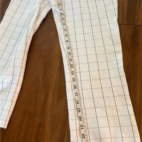 Amanda & Chelsea White Ankle Cropped Pants