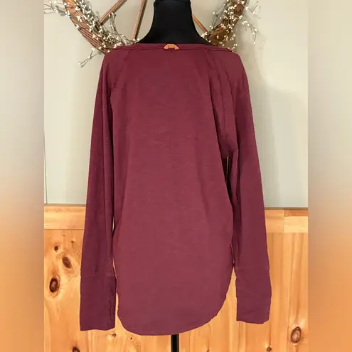 Frye & Co. Burgundy Fox Tail Heritage Raw Hem Thumb Holes Top size L Size L