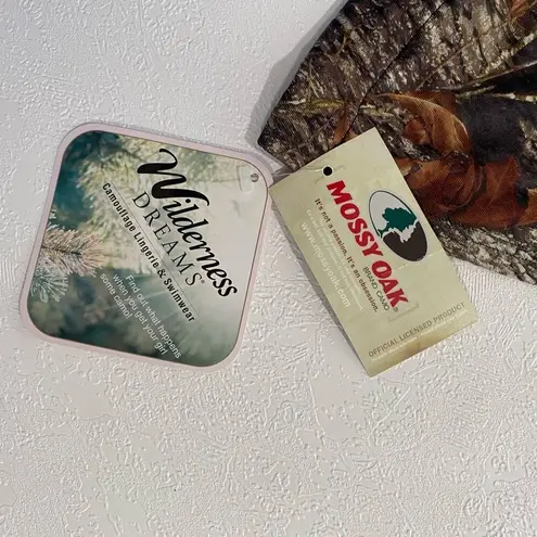 Wilderness Dreams Mossy Oak Camo Bikini Top with Pink Trim – Size Large, NWT