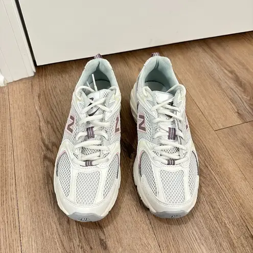 New Balance  530 Sneakers in Sea Salt/ Ice Wine Size US 7.5