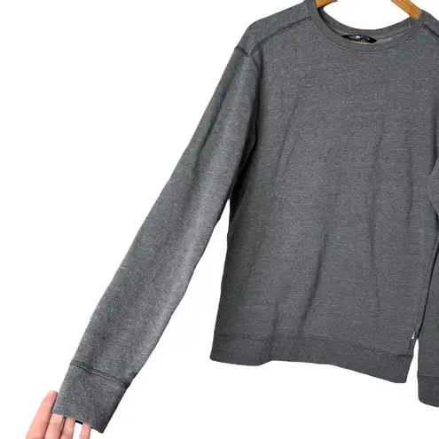 The North Face The‎  Stretchy Crewneck Sweatshirt in Gray, Size Small