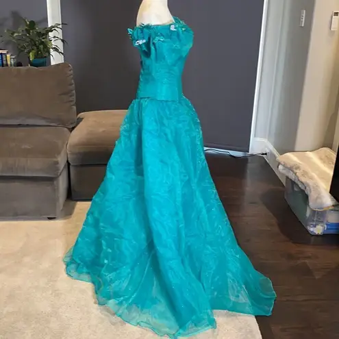 Women’s Fairy Tale Prom Party Dress with Corset Back Size 4 NWT Green