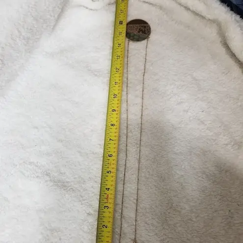 Leather look medallion snake skin necklace Green