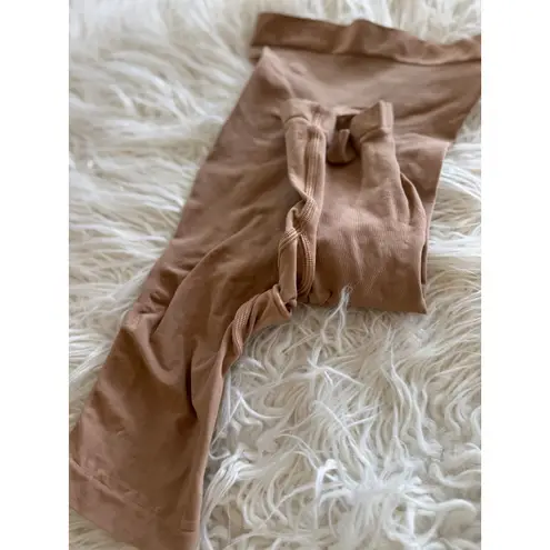 SKIMS Seamless Sculpt High Waisted Above The Knee Short Sienna Size Medium