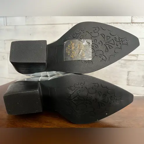 London Rag Wales Metallic Western Boots in size 6. New without box Silver