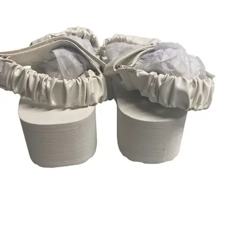 SHOEDAZZLE Taneisa Women’s Rusched Strap Wedge Sandal Size 7 White New With Defe