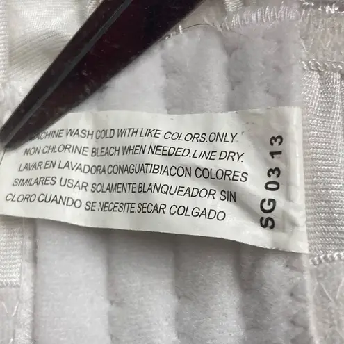 DOLCE VITA Women’s White Bra Size 44DD No Wires White