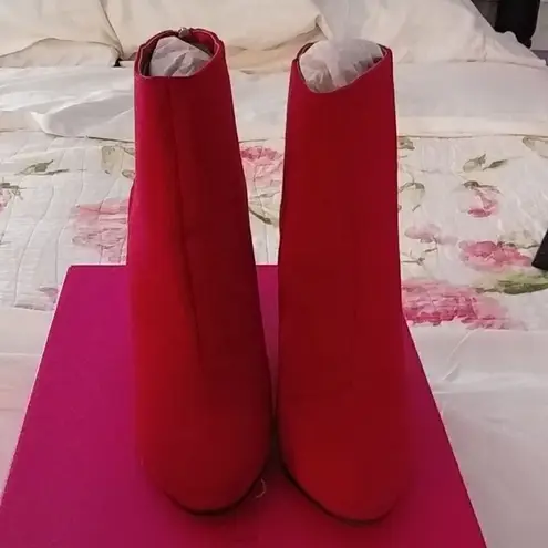 Shoedazzle NIB  Lisa size 6 beautiful Red Jeweled ankle Boots with 4” heel