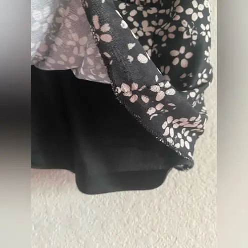 Dainty Floral Short Sleeve Cropped Peasant Blouse Top Medium Cottagecore Black Size undefined