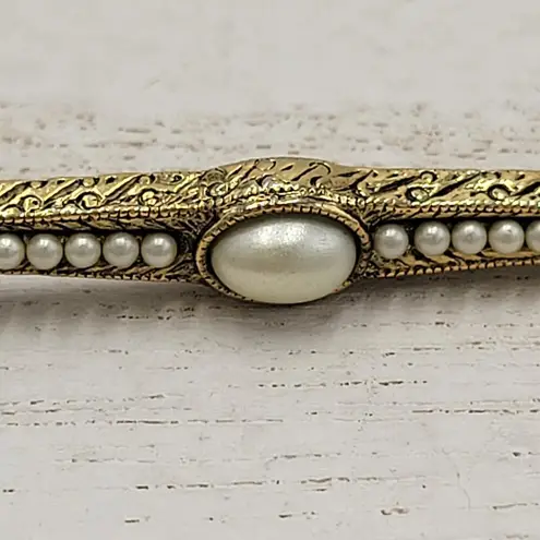 The Bar Vintage Faux Pearl Brooch Pin Gold Tone Victorian Revival Art Deco