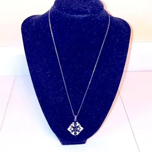 Amrita Singh Black and Ivory pendant necklace. Crystal accents. Lobster claspNWT