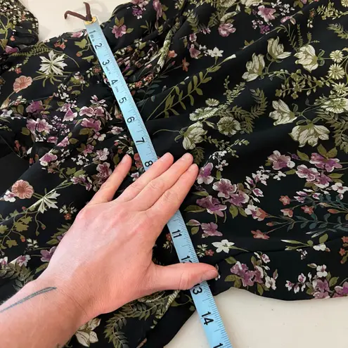 June & Hudson Moody Whimsical Ruffled Floral Printed Short Sleeve Size Small Black