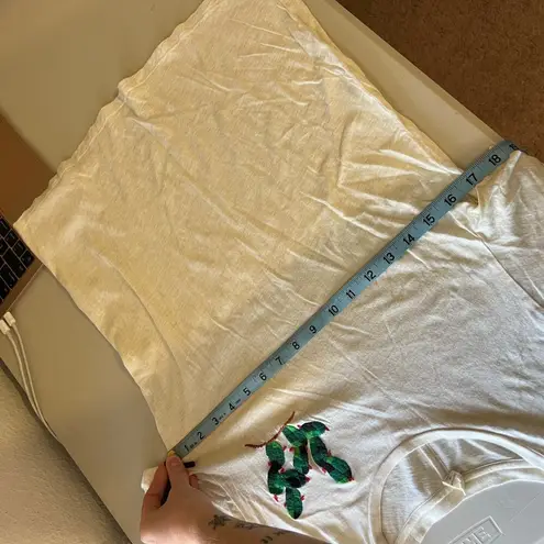 Tiny Soft Worn in Heathered Gray Embroidered Cactus Short Sleeve Tee Size Small Green