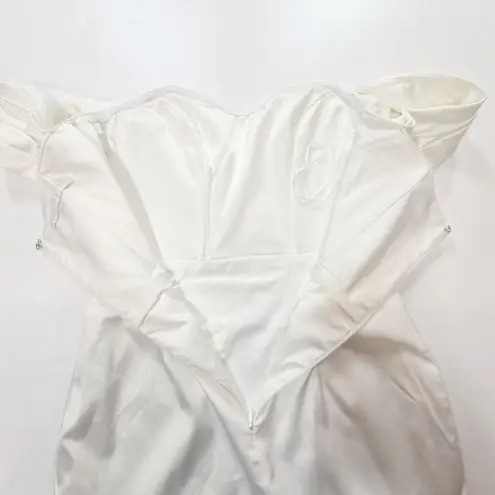 MORE TO COME Bella Off Shoulder Dress in White Small