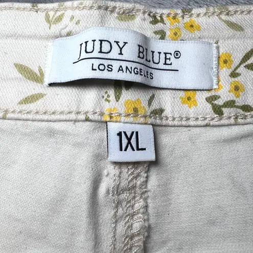 Judy Blue Shorts Womens 1XL White Yellow Floral Print Denim Casual Summer Comfy