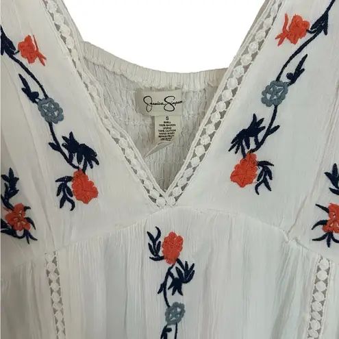 Jessica Simpson  Lined White Floral Embroidered Sun Dress Knee Length. Size Small