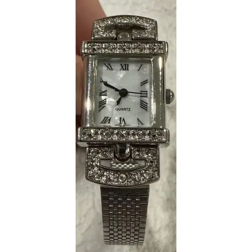 Mother of Pearl Avon F17312