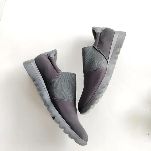 Munro Women's KJ Slip-On Black Fabric Gore Loafer M731787 Size 8 SS Narrow Shoes