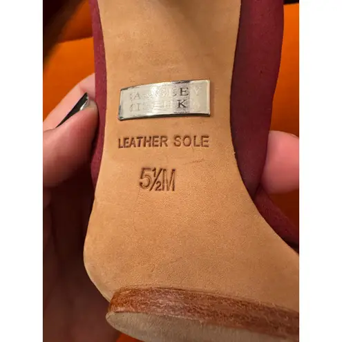 Badgley Mischka Burgundy Satin Heels 5.5M Rosette Pumps Wedding Party Shoes