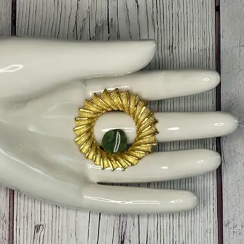 Dubarry Fifth Avenue Wreath Brooch β Gold Tone with Nephrite Jade, 1.5β