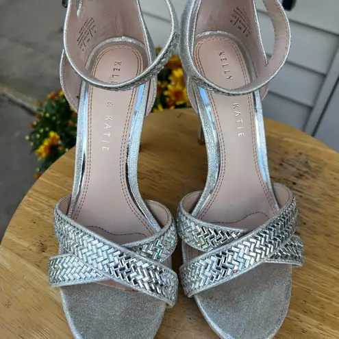 Clearance 50% off Kelly & Katie “Celiah” Silver Women's Platform Heels, Size 6