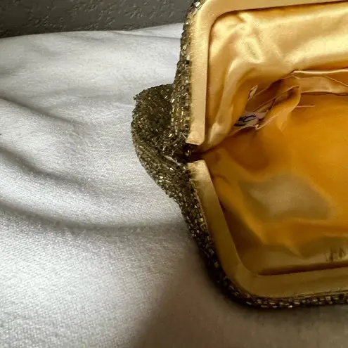 Vintage beaded Clutch gold kiss lock