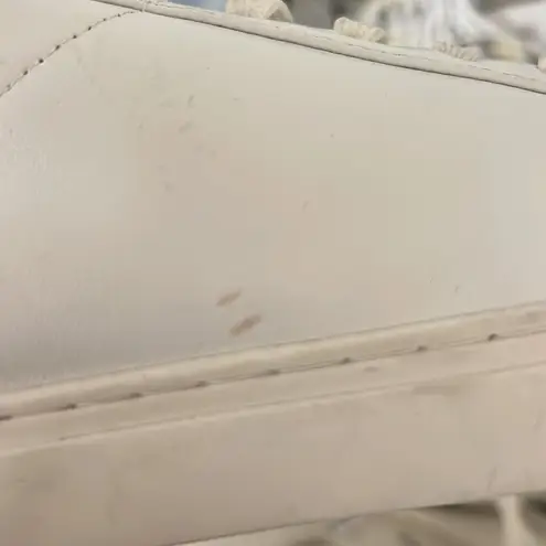 Kenneth Cole  White Sneakers