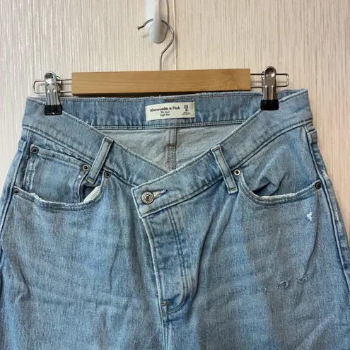 Abercrombie & Fitch  High Rise Dad Jeans Criss Cross Waist Light Wash Denim 29 thumbnail 4