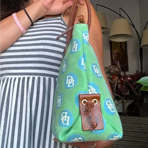 Dooney & Bourke AS NEW🔥AUTHENTIC  Leather/signature canvas zip top Shoulder
