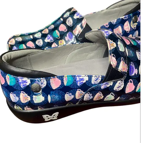 Alegria NWT Teacup Patent Slip-On
Nurse Clogs EU 42 / US 11.5