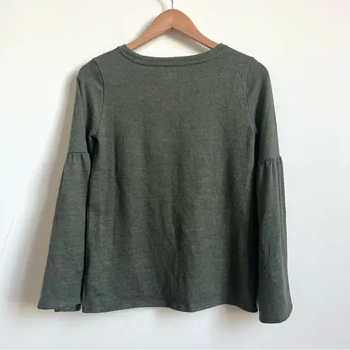 a.n.a  A New Approach Crewneck Flare Sleeve Fleece Sweater Olive Green Size XS