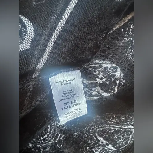 Vintage Y2K Black & White Skull & Spades Rectangle Scarf