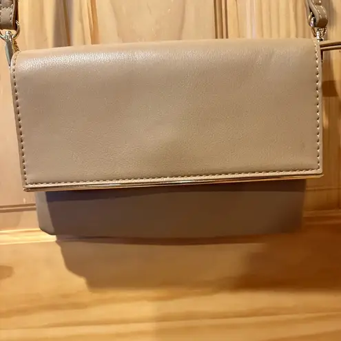 Miztique designer collection cross body tan purse gold accents