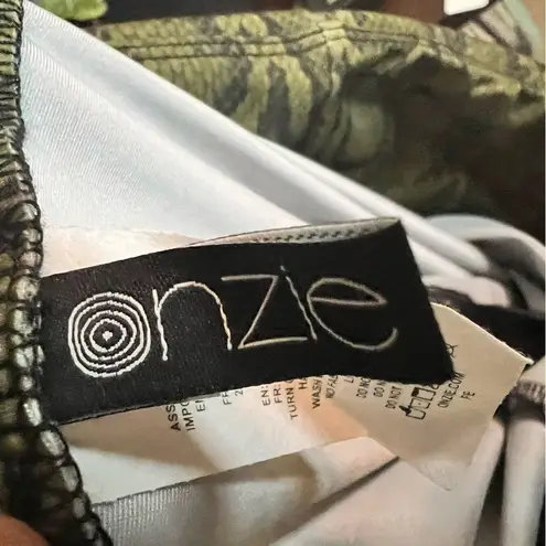 Onzie Snake Print Full Length Leggings Size Large Super Soft