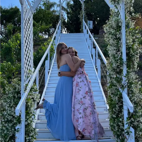 blue flowy prom dress Size undefined