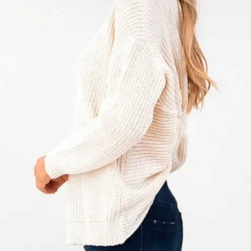 Montrez Boutique Ivory Knit V Neck Back Twist Knotted Sexy Sweater Sz. S