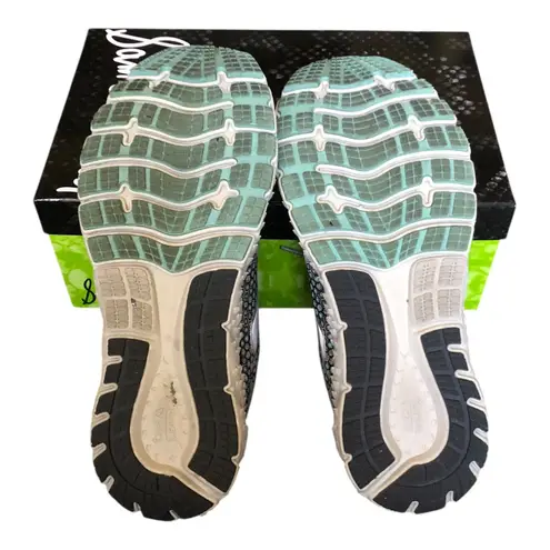 Brooks  Glycerin 17 Gray Low Top Lace Up Running Shoes Women's Size 8 US