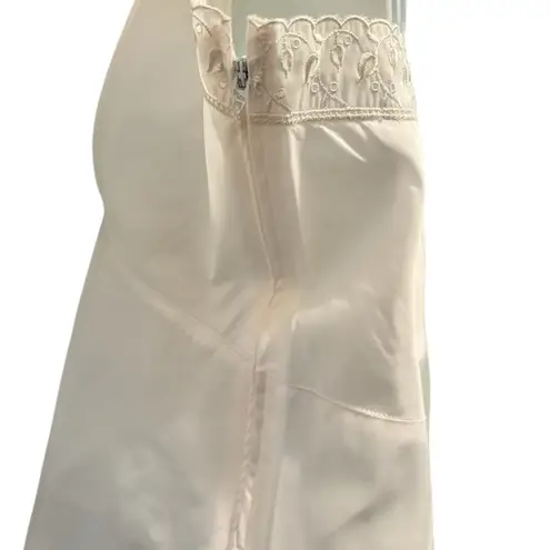 VTG 50’s Barbizon Excelle Tafredda Short Crochet Lace Slip Sz 36 Ivory Side Zip White Size M
