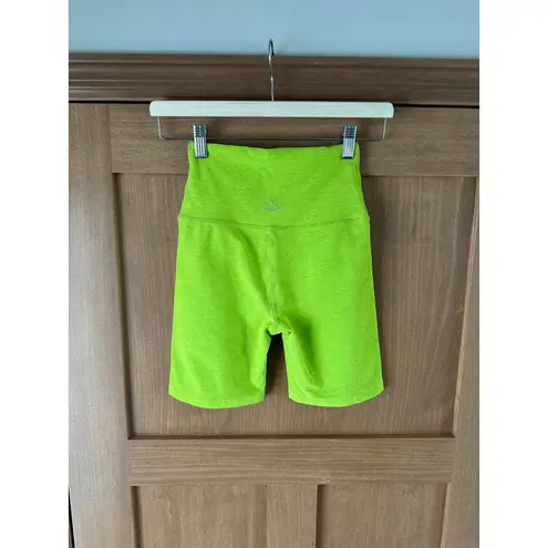 Beyond Yoga Spacedye Keep Pace 7" Biker Short in Matcha Lime Green Women’s Small