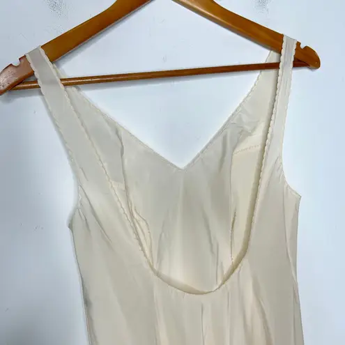 LORD & TAYLOR Vintage Slip Womens Sz Small Wonder Maid Fine Lingerie Union Label