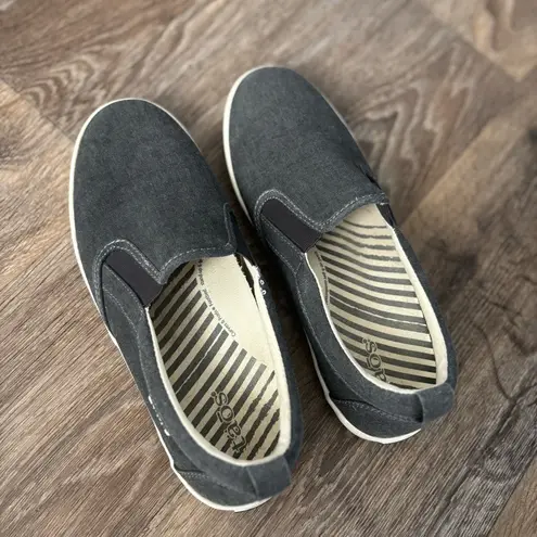 Taos Dandy Women’s Canvas Slip